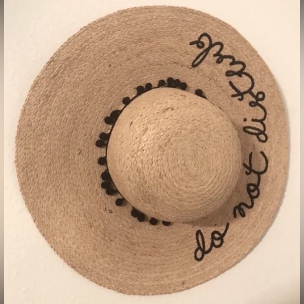 NWT Quagga Greenlabel “Do Not Disturb” adjustable vacation beach hat